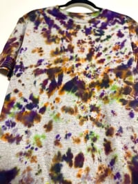 Image 4 of MEDIUM - TRICK OR TREAT TEE 
