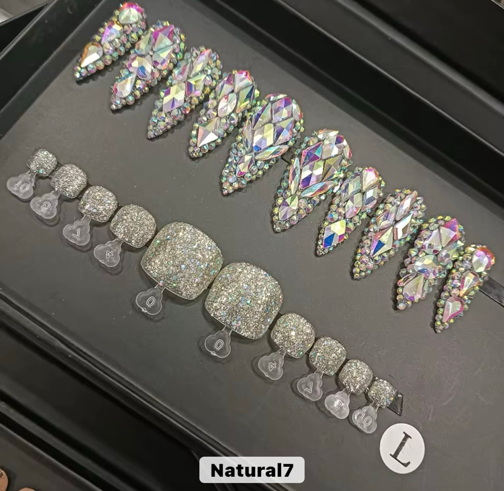 Image of pick from option 1-19 press on nails with toe nail set