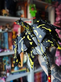 Image 3 of Ikran negro y amarillo XL