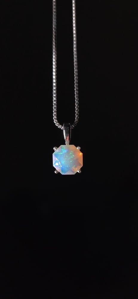 Image of Welo opal pendant 