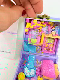 Image 13 of Ensemble bracelet et Polly Pocket Mini livre violet pays merveilleux rare