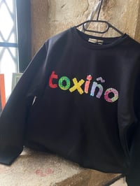 Image 4 of Suadoiro bordado a man. TOXIÑO. INFANTIL. Oversize. 