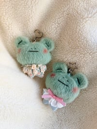 Image 3 of Froggie Keychain