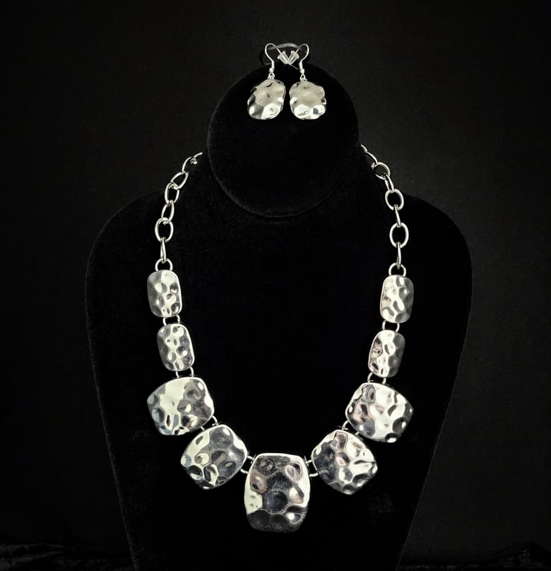 Image of Silver Beaten Necklace Set 