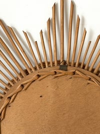 Image 8 of Miroir soleil en rotin - années 60