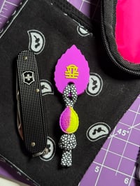 Image 5 of “Tropical Shock” Leaf/ Beads