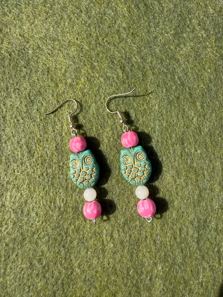 Image of Good vibes owl earrings ๐ฆ๐ธ๐ฉท