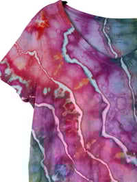 Image 7 of ♻️ UPCYCLED M Ladies 100% Cotton V-Neck Tee in Geode Ice Dye