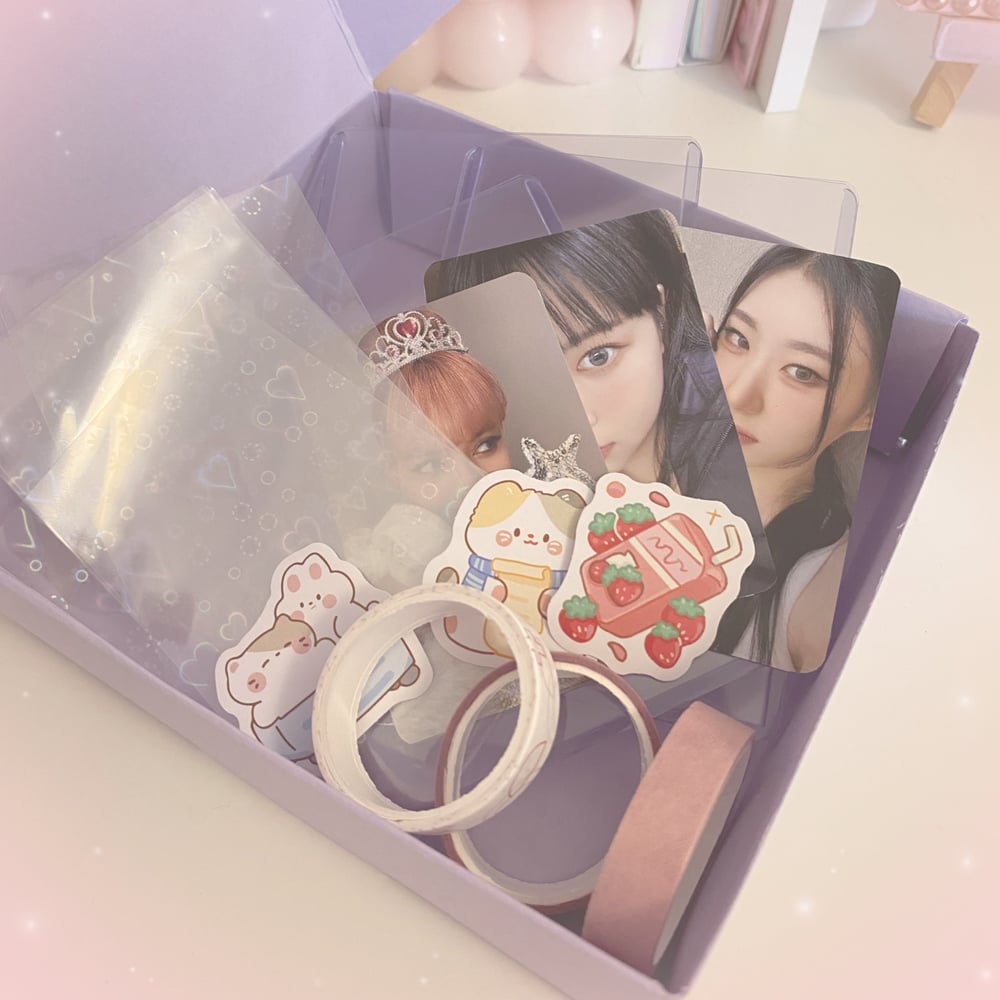 Image of K-pop trading supplies mystery bag 🌷