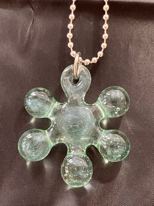 Image of sparkly clear flower