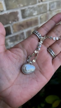 Image 3 of The pearl cloud necklace 