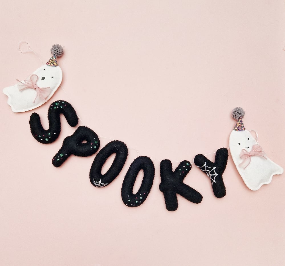 Image of SPOOKY Ghost Bow Collar Halloween Garland.
