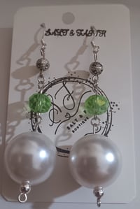 Image 1 of White Pearl Earrings (green)