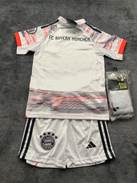 Image 2 of Bayern Munich white 
