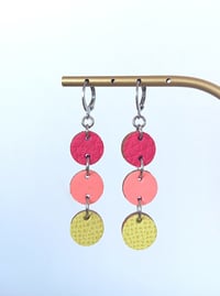 Image 8 of Boucles d'oreilles Zoé mini en cuir upcyclé 