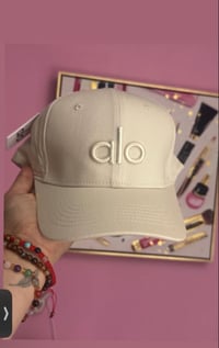 Nude hat