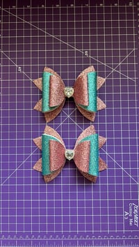 Image 3 of SVT Lightstick Bow