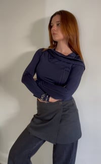 Image 2 of GWEN LONG-SLEEVE - Navy 