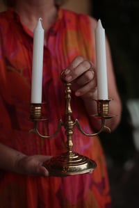 Image 1 of Kerzenständer, zweiflammig, Messing, mit Haltering, klein