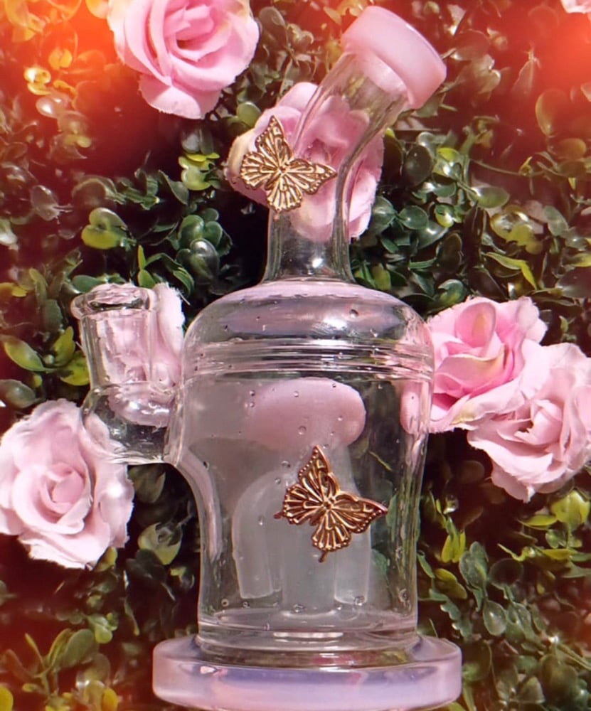 Image of ‘Butterfly Dreams’ Bong