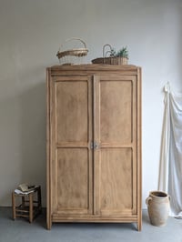 Image 1 of L'ARMOIRE PARISIENNE 