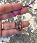 Superbe pendentif en or massif (bas titre) et grande améthyste, début 1900!