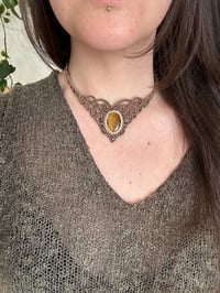 Image 2 of modello “IRIS” con occhio di tigre 🌿