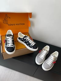 Image 1 of HINTING RUNNERS