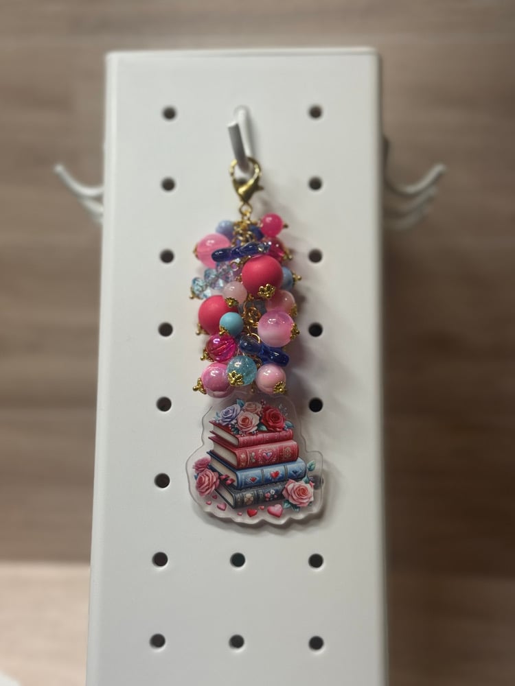 Image of Medium Dangle - Books