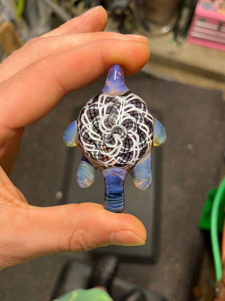 Drippy vortex pendant 1