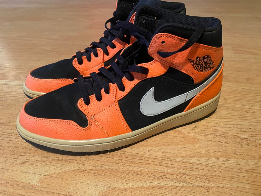 Nike Jordan 1 Mid Orange Black