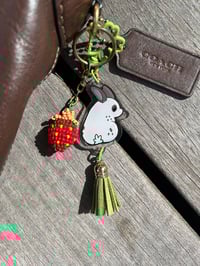 Image 1 of Lucky No. 13 nøglering med pangel