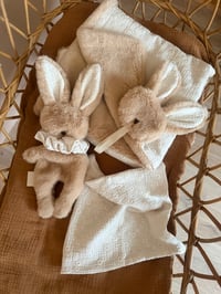 Image 2 of COUVERTURE DOUBLE GAZE BRODÉ CHANTILLY