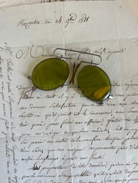 Image 1 of Lunettes solaires pince-nez du XIXème siècle, verres verts.