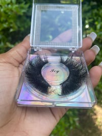 Image 2 of Icy (25mm💎)