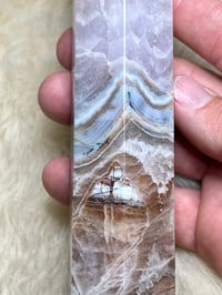 Image 4 of Lace Agate With Amethyst Generator #2380