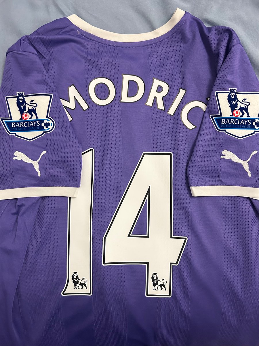 Image of Tottenham Hotspur “MODRIĆ 14” 2011/12 Away Shirt + PL patches (M)