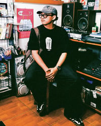 Image 2 of THREAD TEE