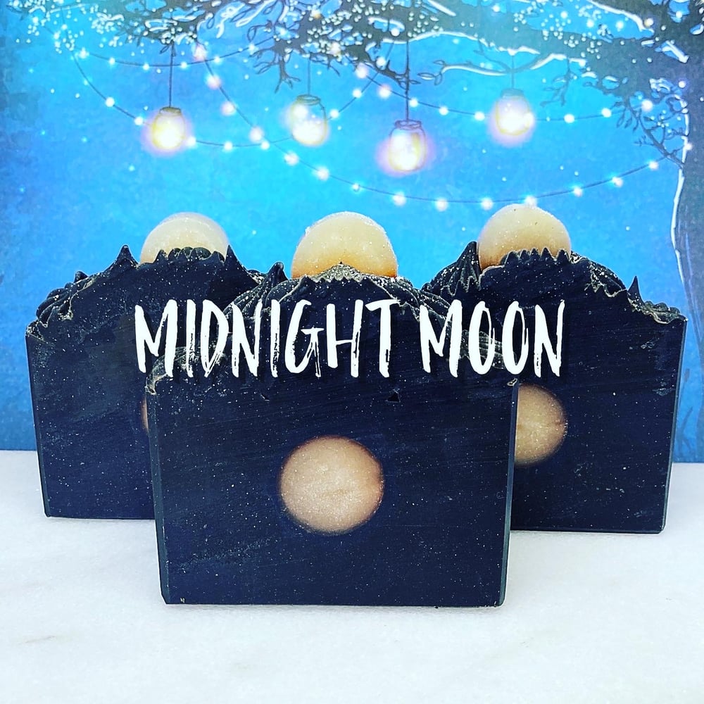 Image of Midnight Moon: Indulgent Vanilla and Warm Sandalwood