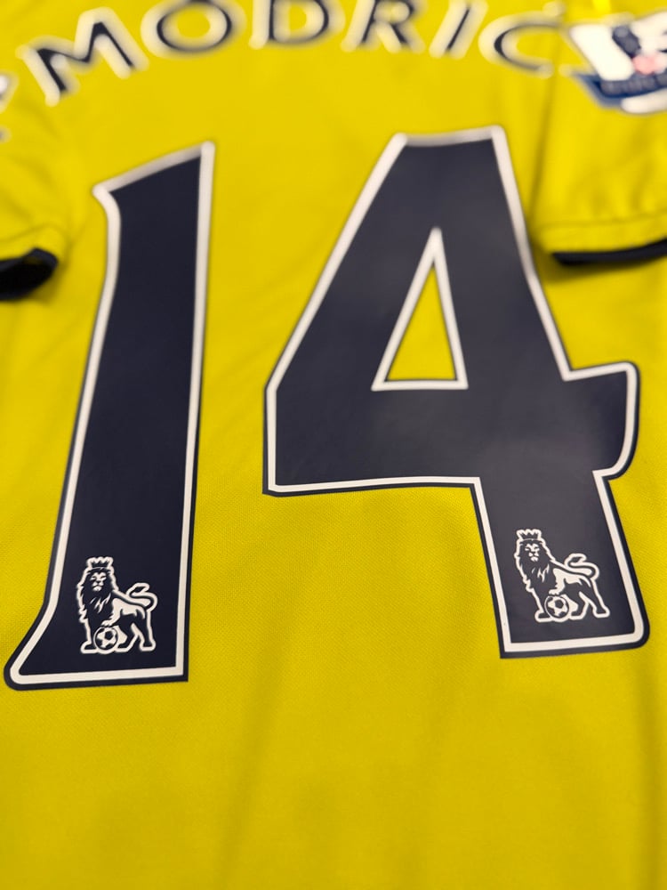 Image of Tottenham Hotspur “MODRIĆ 14” 2009/10 Third Shirt + PL patches  (L)