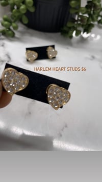 Harlem gold heart studs 