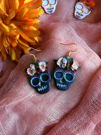 Image 5 of Dia De Los Muertos Floral Skulls