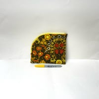 Image 7 of Daisy Chain Curve Pouch Small
