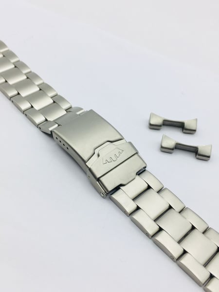 Image of NEW 20mm FORTIS GENTS WATCH STRAP IN MATTE (BRUSHED) FINISH CURVED ENDS,GENUINE