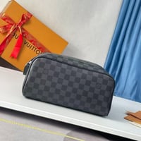 Image 4 of Lou Wash Bag - Mono/Black
