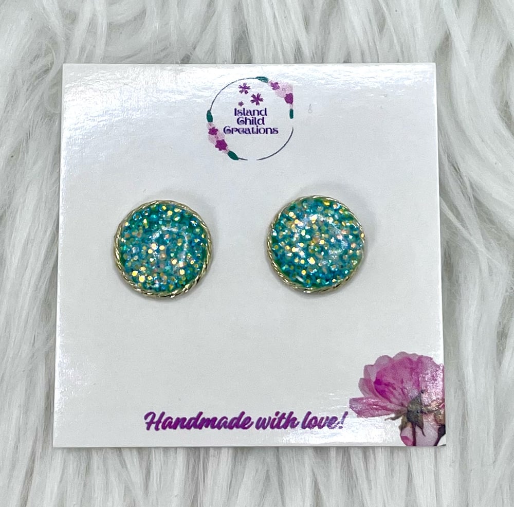 Image of GREEN SPARKLY GLITTER STUDS 