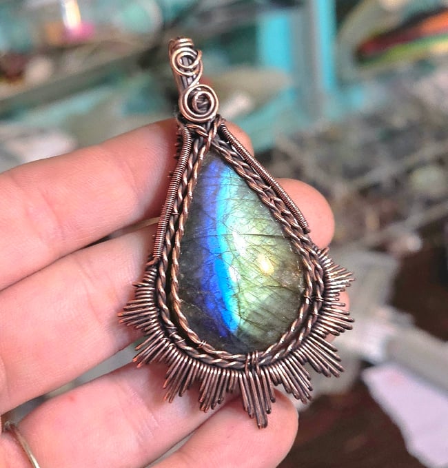 Luminous Labradorite 
