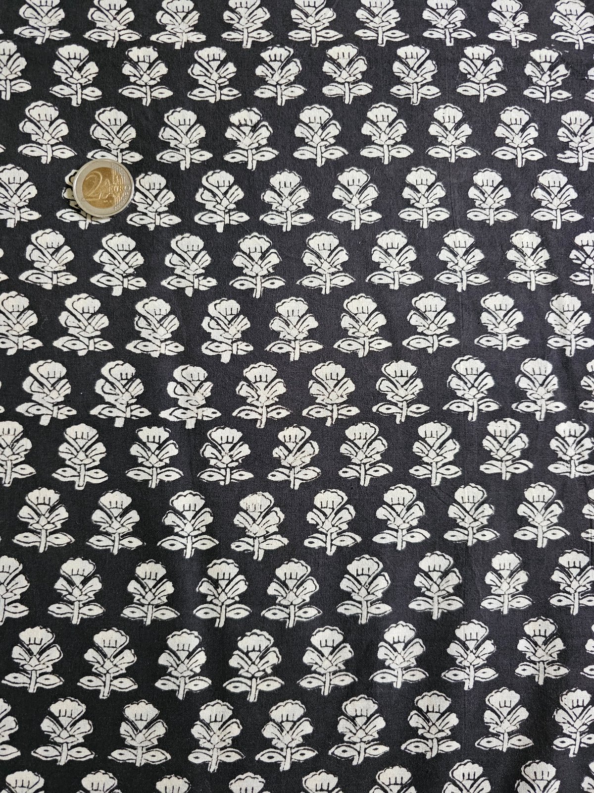 Image of Namaste fabric noir à petites fleurs