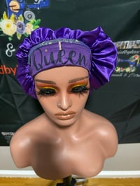 Image 2 of Queen bling Bonnet straight in bed 