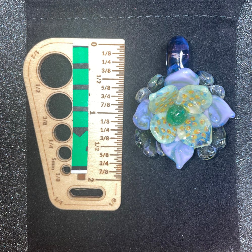 Image of Flower Pendant 19